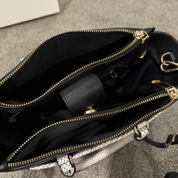 Nine West handbag - Picture 2 of 3